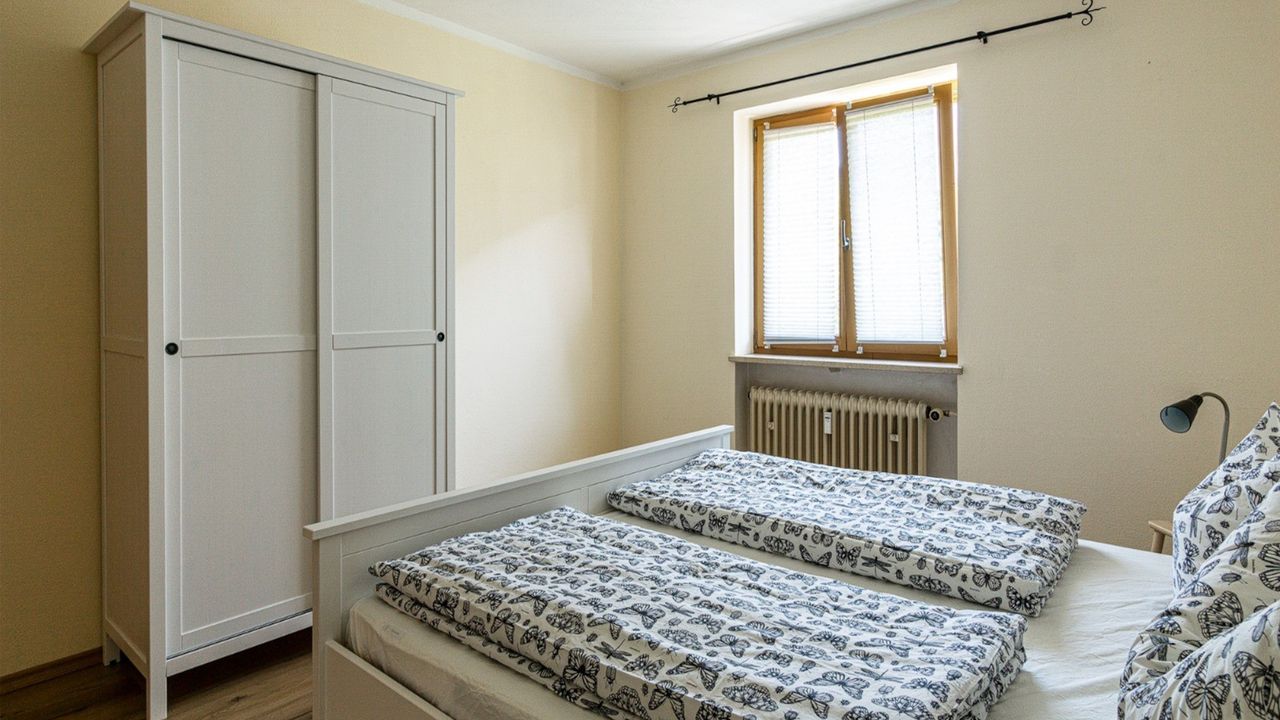 Schlafzimmer 2 mit Doppelbett Schlafzimmer 2 mit Doppelbett